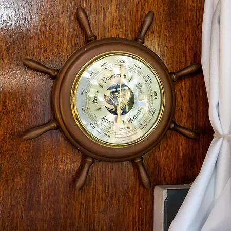 ספינת מלון Authentic Charm Aboard The Serenity In *